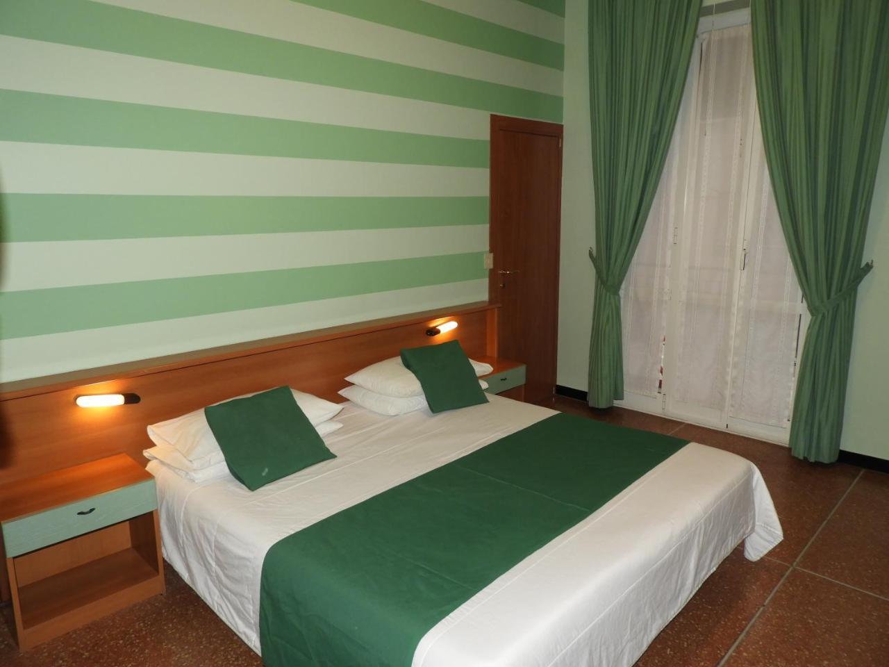 Albergo Glory Borghetto Santo Spirito Exterior foto